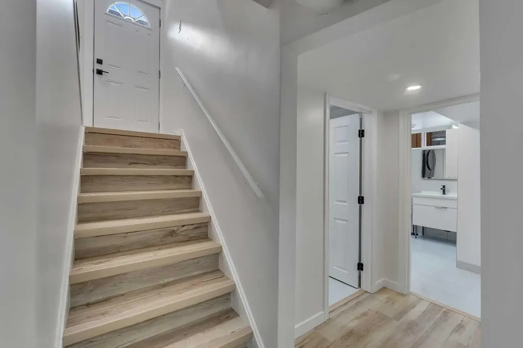 4824 Claret Street NW Calgary AB T2L 1C1
