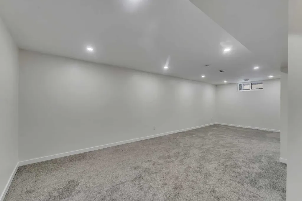 4824 Claret Street NW Calgary AB T2L 1C1