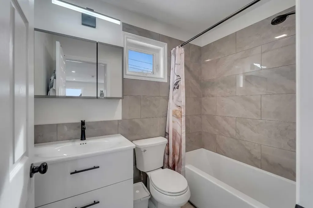 4824 Claret Street NW Calgary AB T2L 1C1