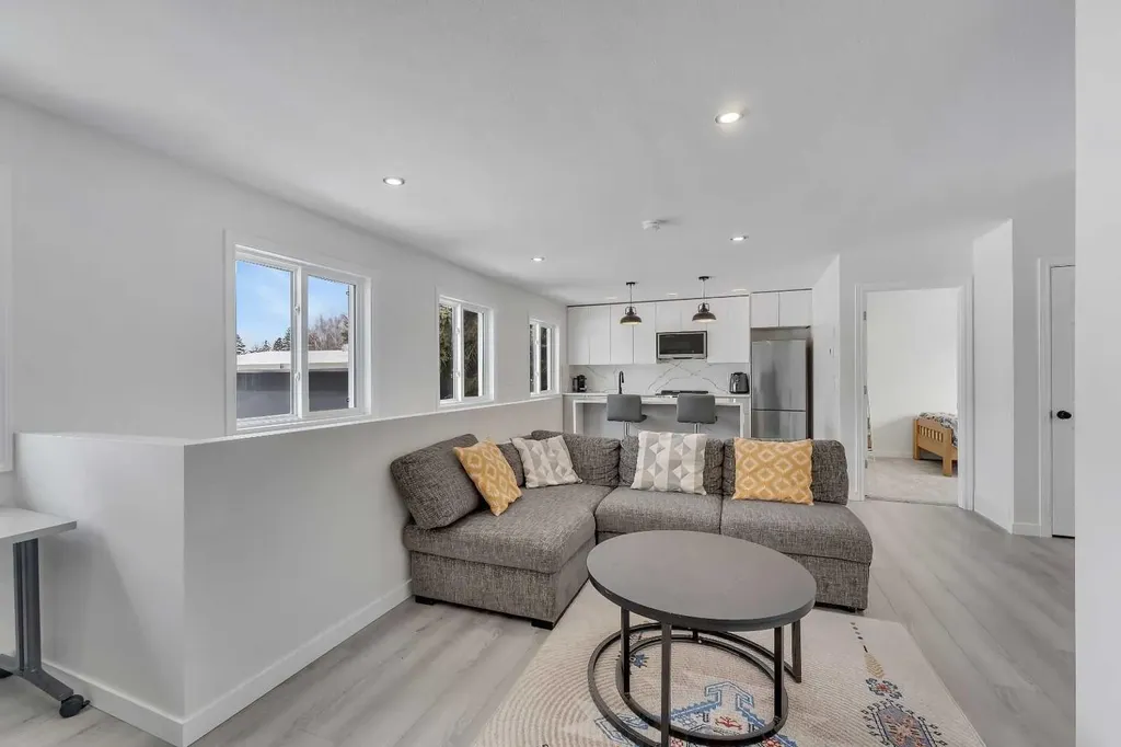 4824 Claret Street NW Calgary AB T2L 1C1