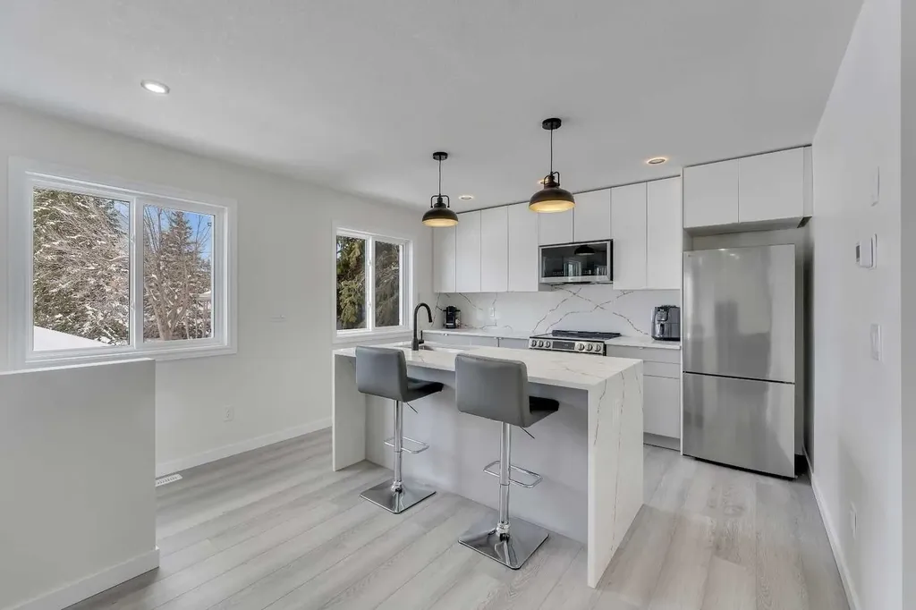 4824 Claret Street NW Calgary AB T2L 1C1
