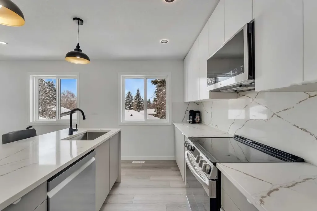4824 Claret Street NW Calgary AB T2L 1C1