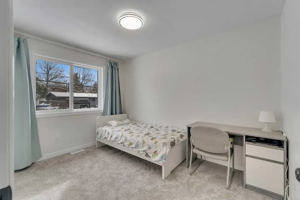 4824 Claret Street NW Calgary AB T2L 1C1