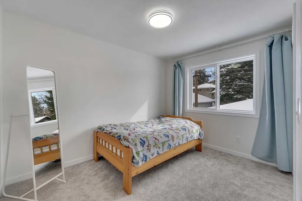 4824 Claret Street NW Calgary AB T2L 1C1