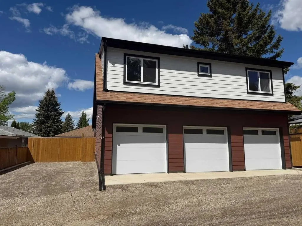 4824 Claret Street NW Calgary AB T2L 1C1