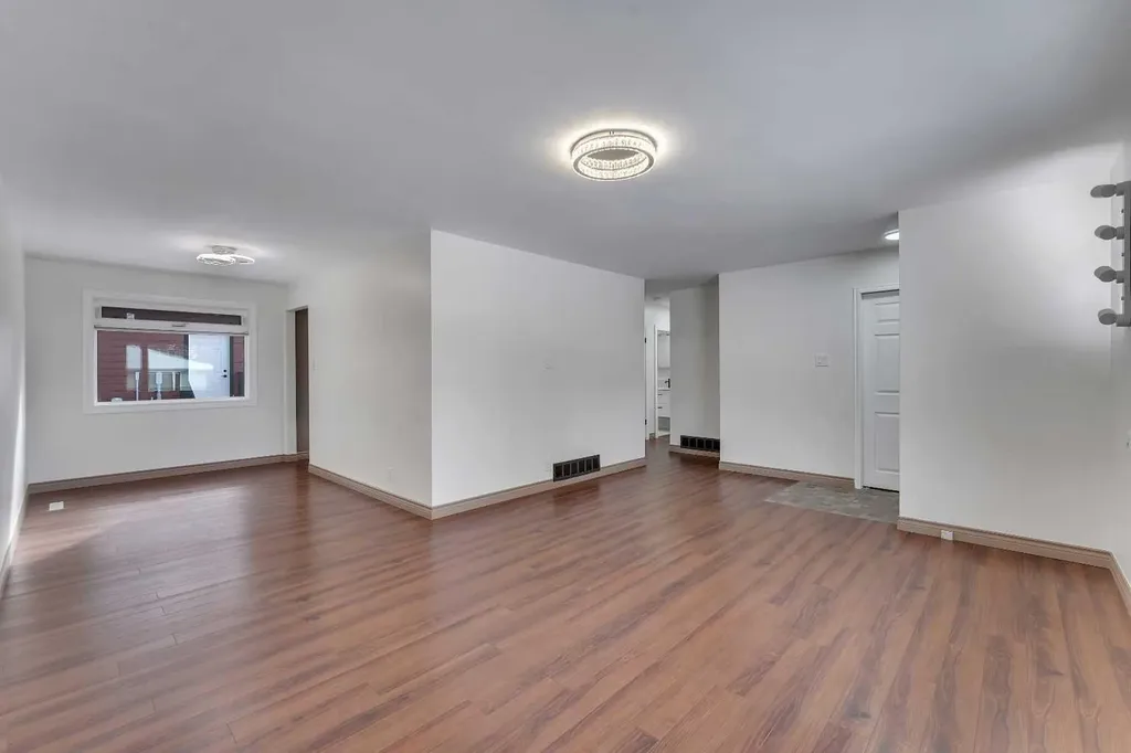4824 Claret Street NW Calgary AB T2L 1C1
