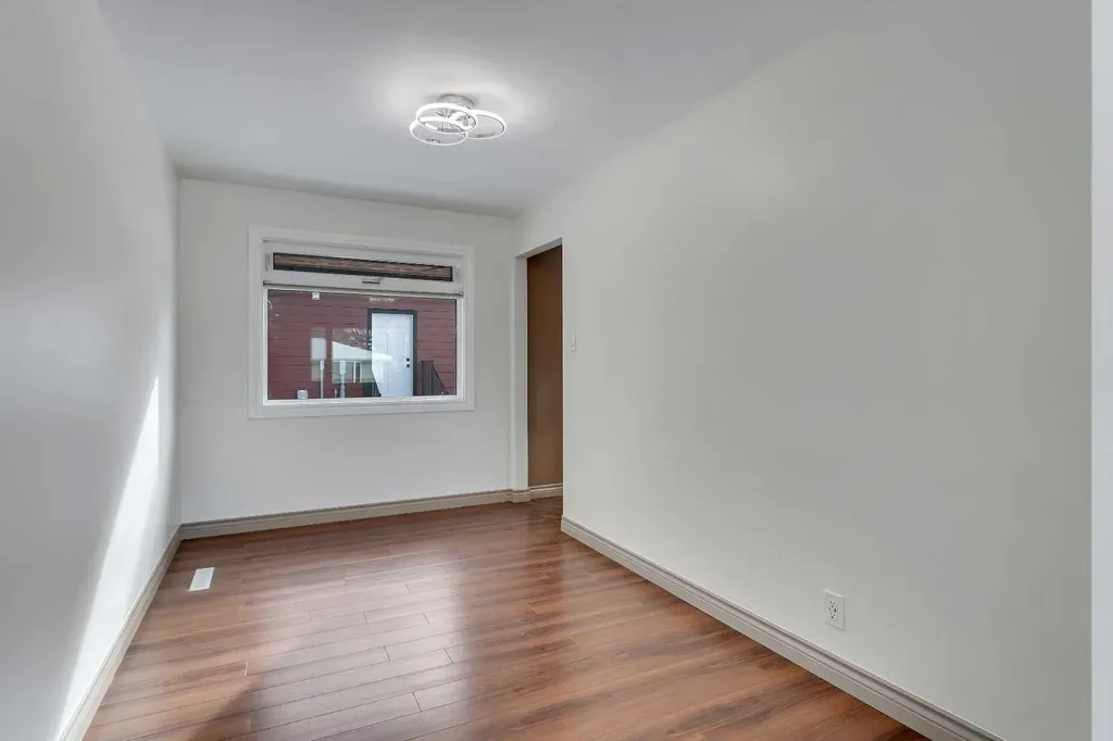 4824 Claret Street NW Calgary AB T2L 1C1