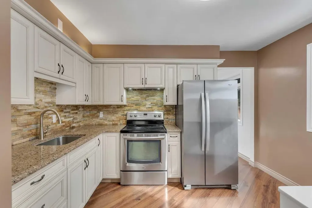 4824 Claret Street NW Calgary AB T2L 1C1