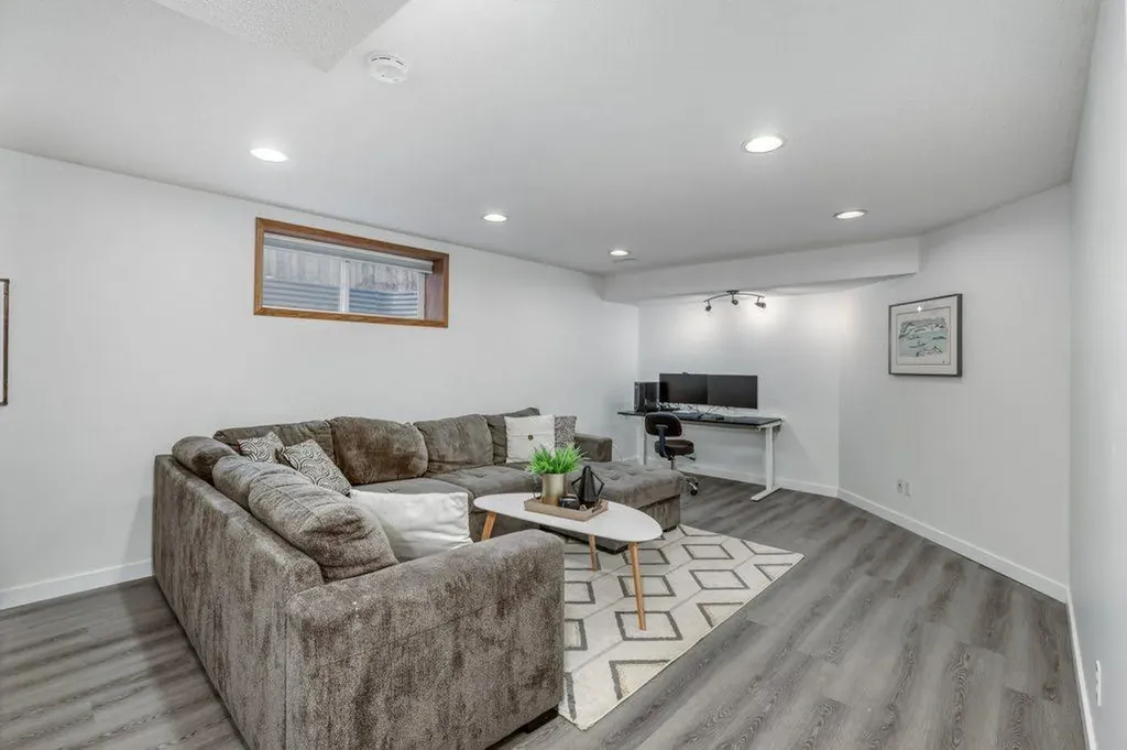 128 Sunterra Heights Cochrane AB T4C 1W7