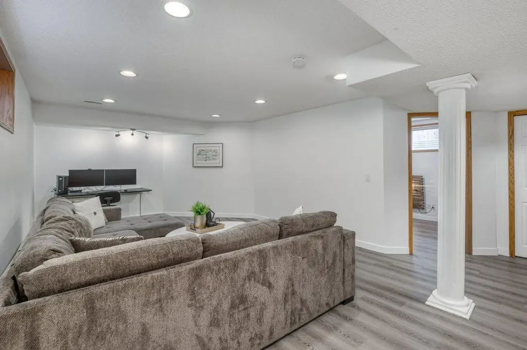 128 Sunterra Heights Cochrane AB T4C 1W7