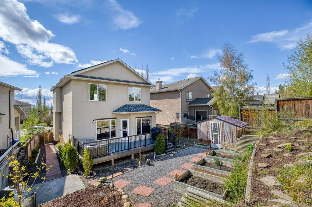 128 Sunterra Heights Cochrane AB T4C 1W7