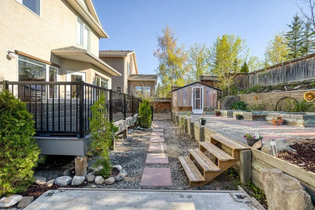 128 Sunterra Heights Cochrane AB T4C 1W7