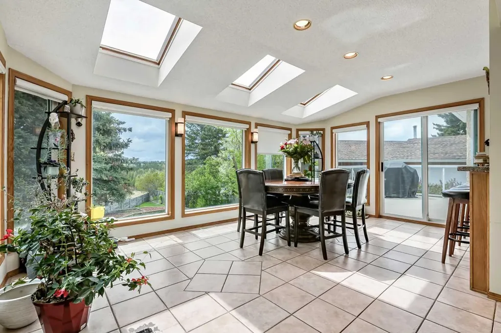 35 Candle Court SW Calgary AB T2W 6B6