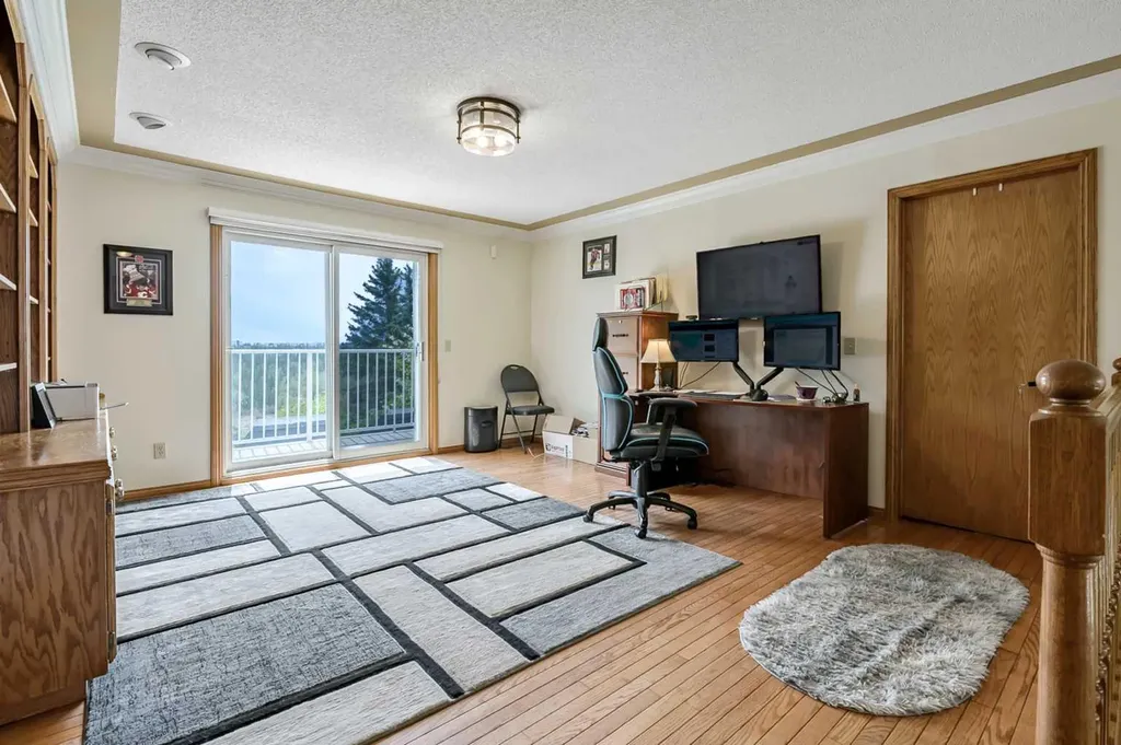 35 Candle Court SW Calgary AB T2W 6B6