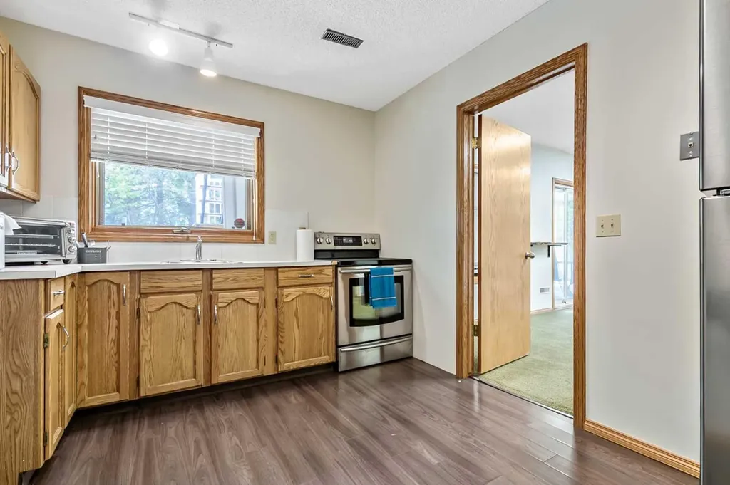 35 Candle Court SW Calgary AB T2W 6B6