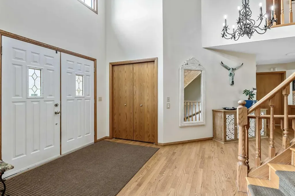 35 Candle Court SW Calgary AB T2W 6B6