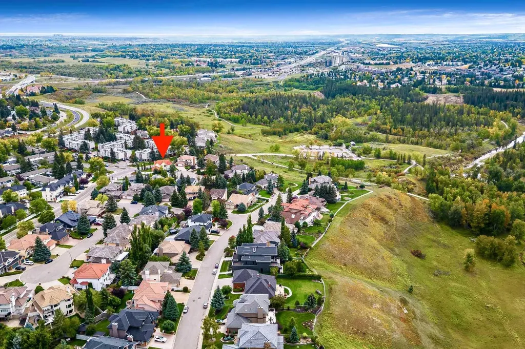 35 Candle Court SW Calgary AB T2W 6B6