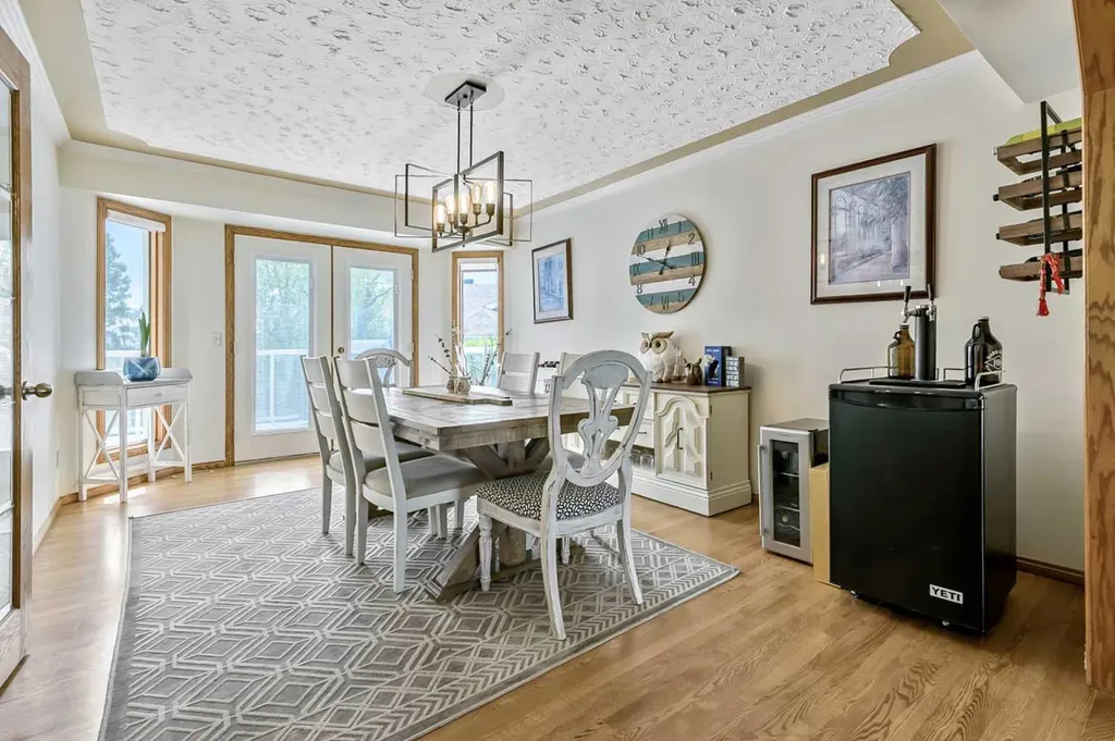 35 Candle Court SW Calgary AB T2W 6B6