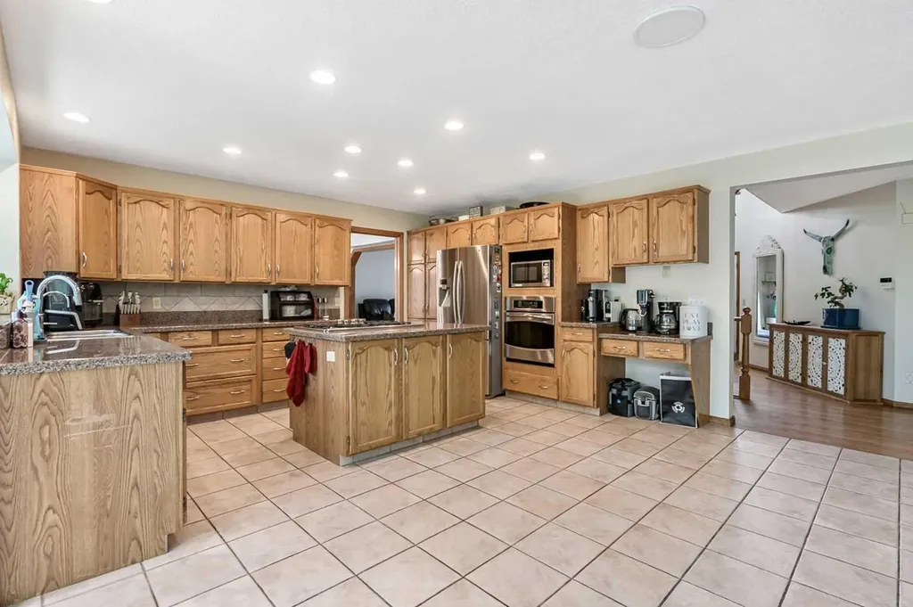 35 Candle Court SW Calgary AB T2W 6B6