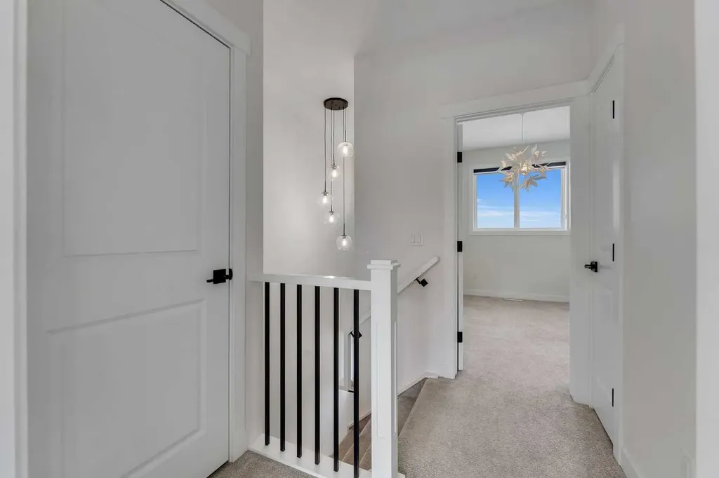2501 17a Street NW Calgary AB T2M 3S7
