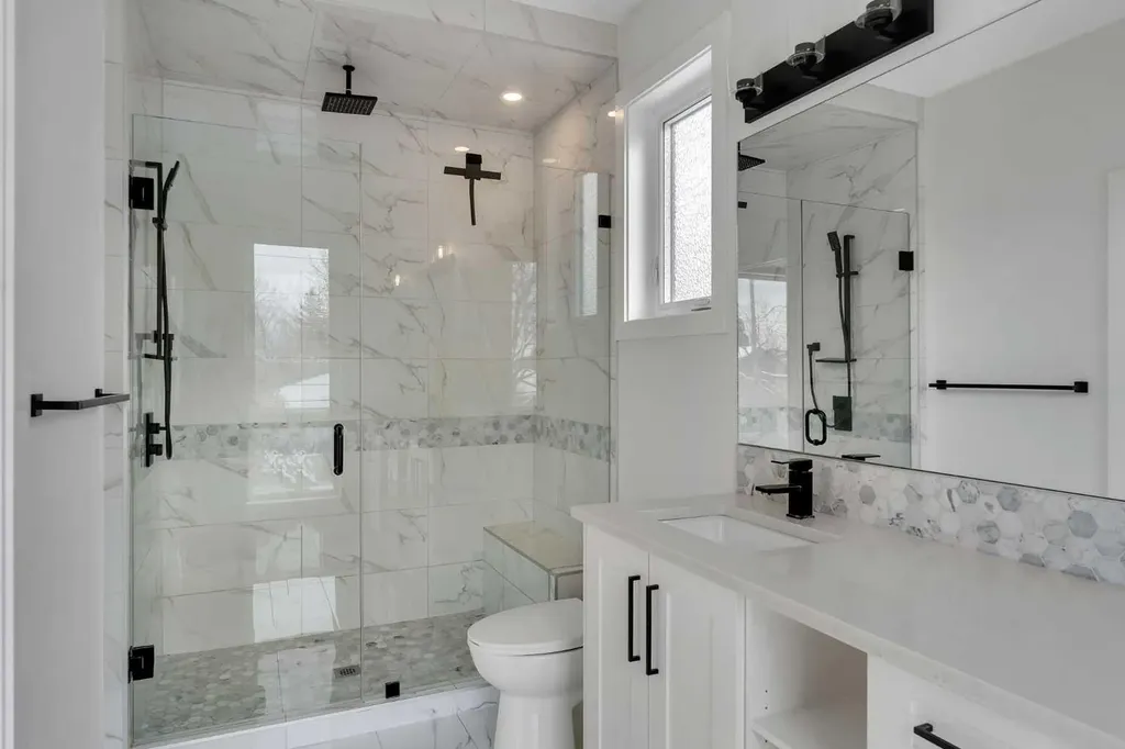 2501 17a Street NW Calgary AB T2M 3S7