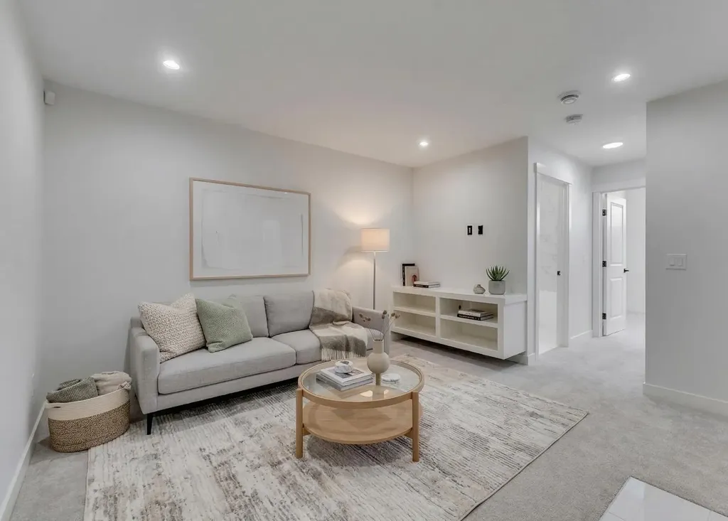 2501 17a Street NW Calgary AB T2M 3S7