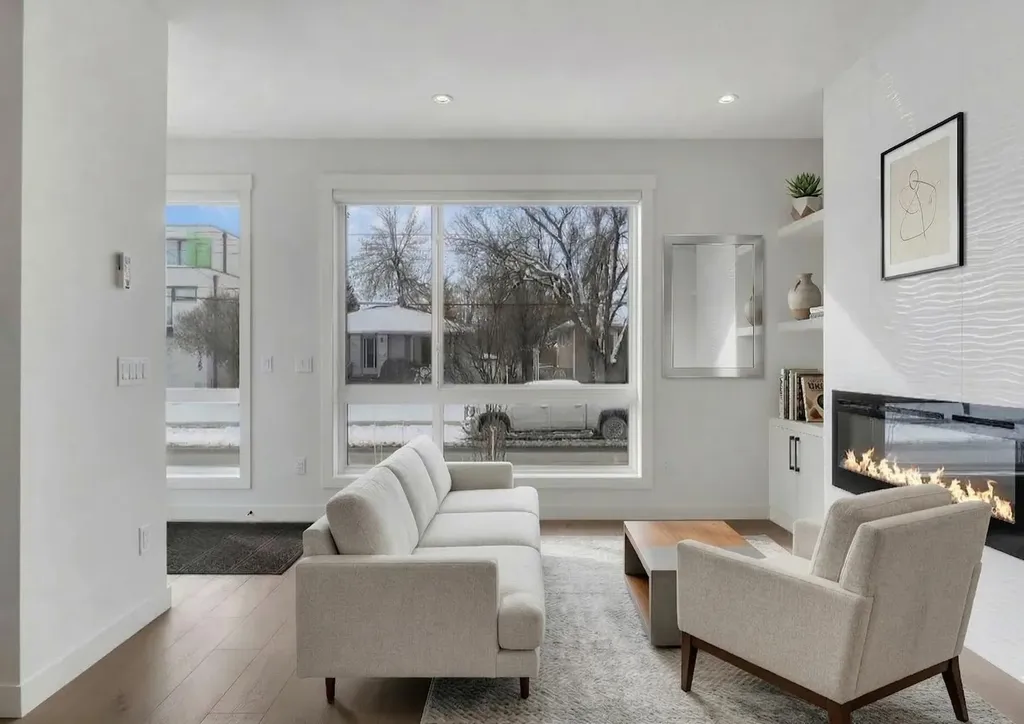 2501 17a Street NW Calgary AB T2M 3S7