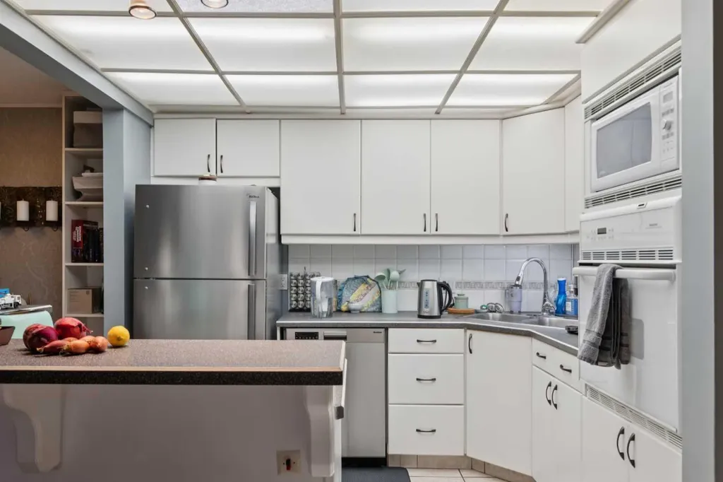 145 Cedar Springs Gardens SW Calgary AB T2W 5J9