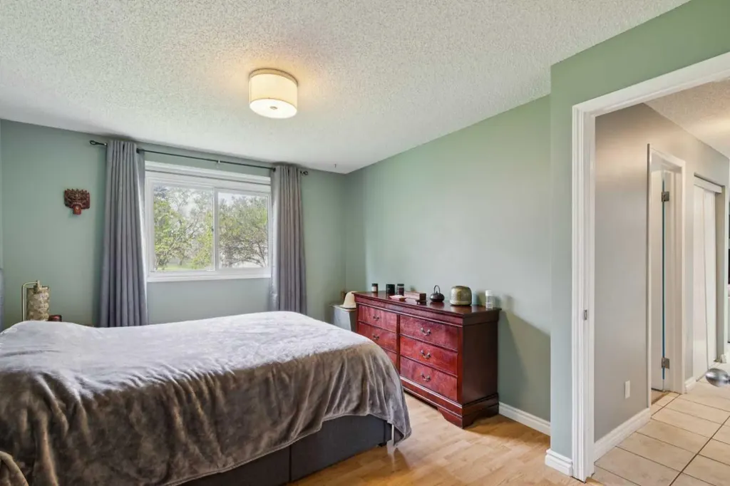 145 Cedar Springs Gardens SW Calgary AB T2W 5J9