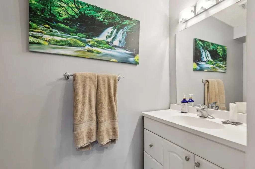 145 Cedar Springs Gardens SW Calgary AB T2W 5J9