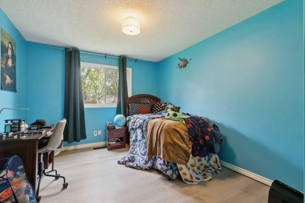 145 Cedar Springs Gardens SW Calgary AB T2W 5J9
