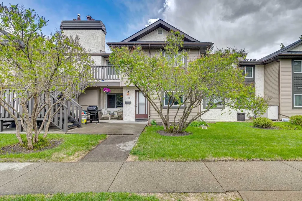 145 Cedar Springs Gardens SW Calgary AB T2W 5J9