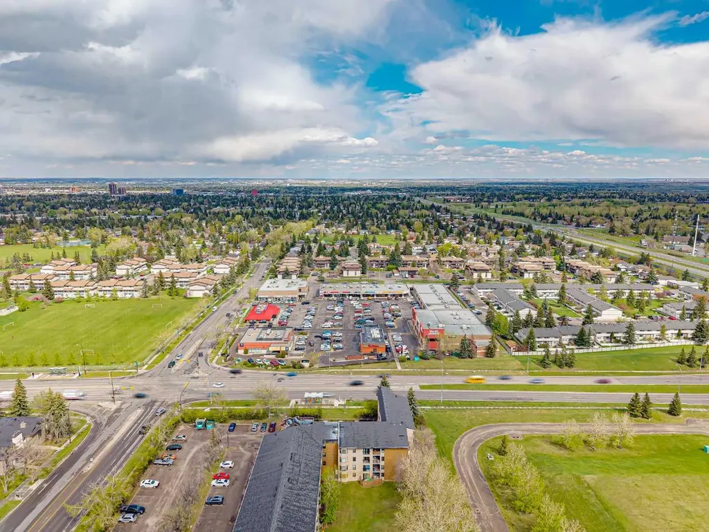 145 Cedar Springs Gardens SW Calgary AB T2W 5J9