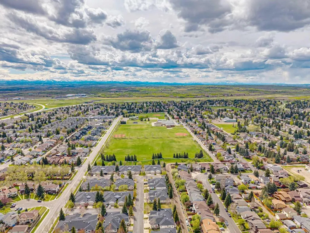 145 Cedar Springs Gardens SW Calgary AB T2W 5J9