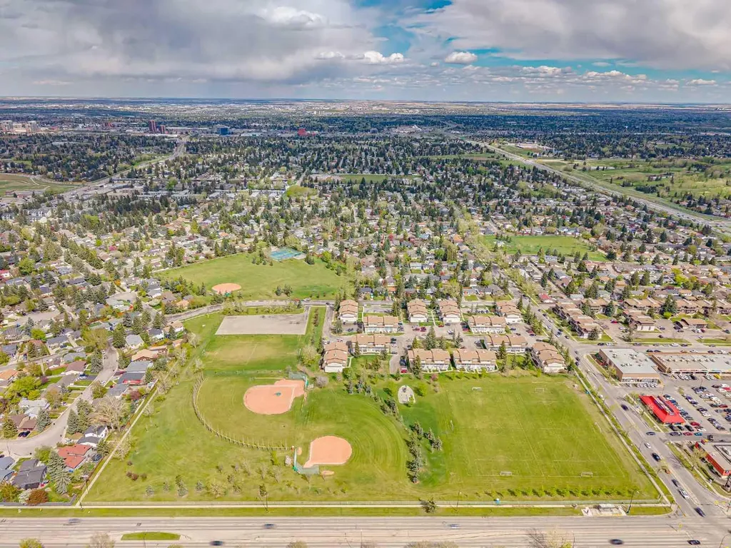145 Cedar Springs Gardens SW Calgary AB T2W 5J9