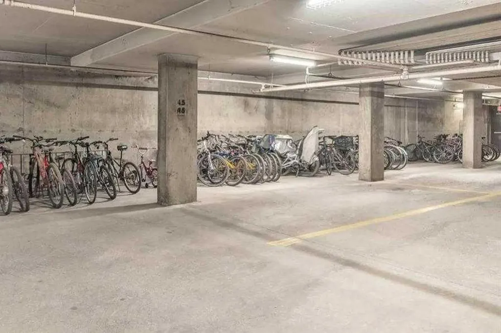 145 Cedar Springs Gardens SW Calgary AB T2W 5J9