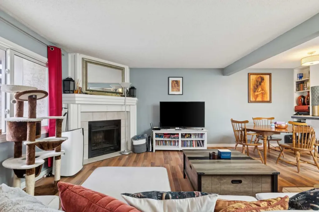 145 Cedar Springs Gardens SW Calgary AB T2W 5J9