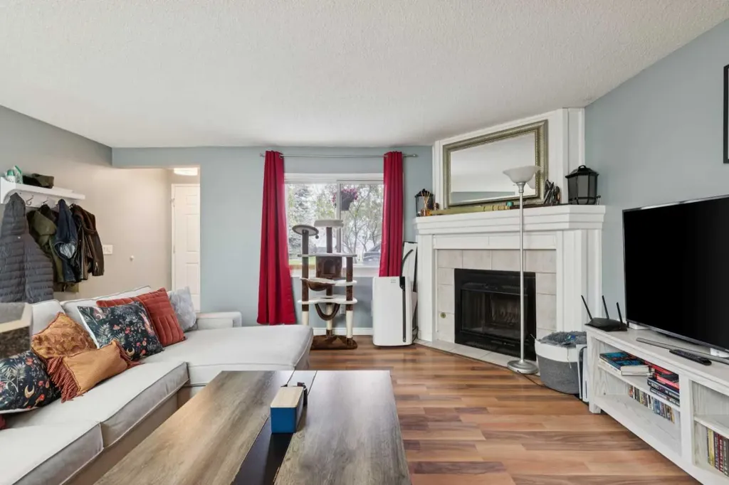 145 Cedar Springs Gardens SW Calgary AB T2W 5J9