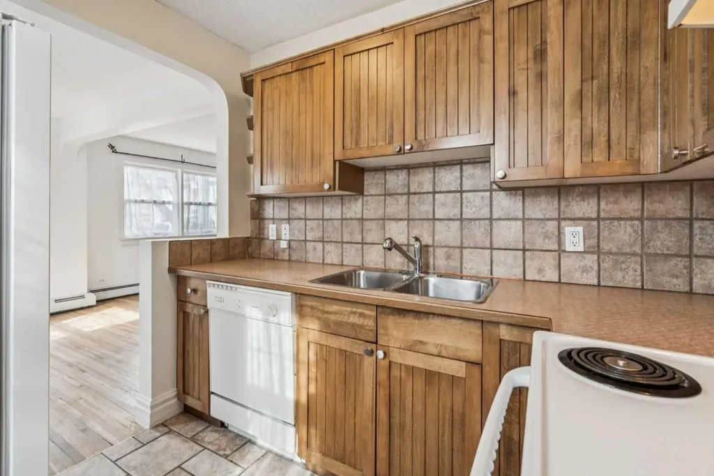 1125 17 Avenue SW Calgary AB T2T 0B5