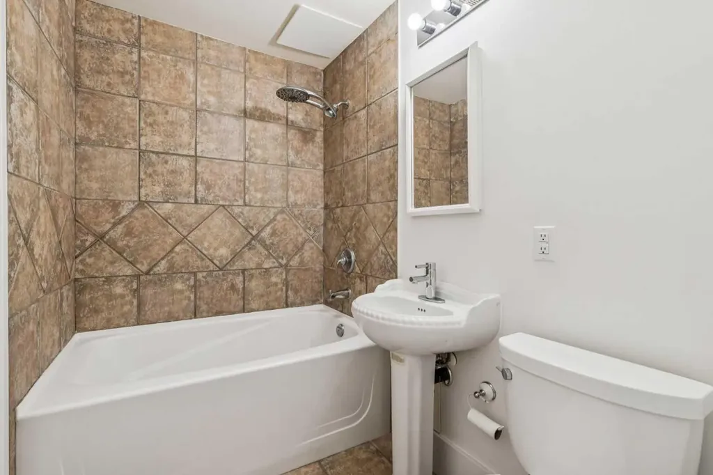 1125 17 Avenue SW Calgary AB T2T 0B5