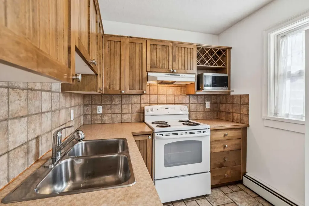 1125 17 Avenue SW Calgary AB T2T 0B5