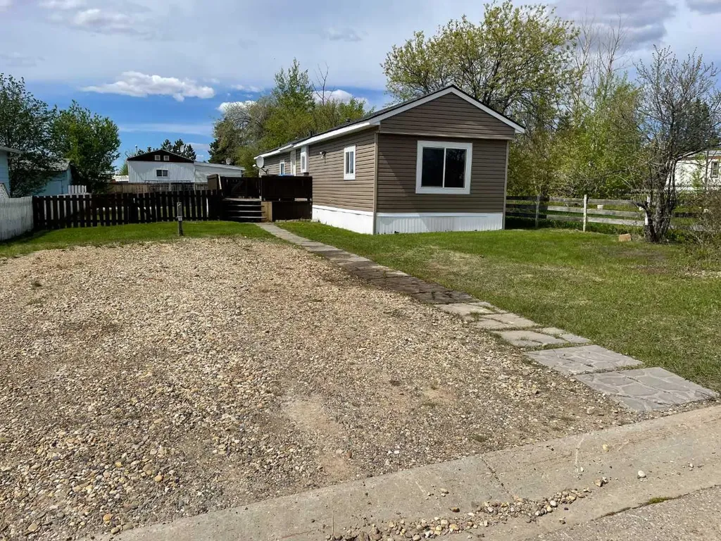 10404 100 Street Fairview AB T0H1L0