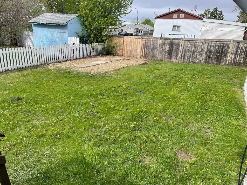 10404 100 Street Fairview AB T0H1L0