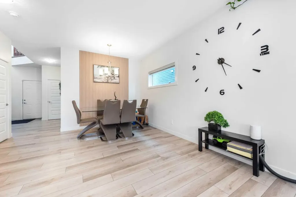 32 Saddlestone Way NE Calgary AB T3J 2C9