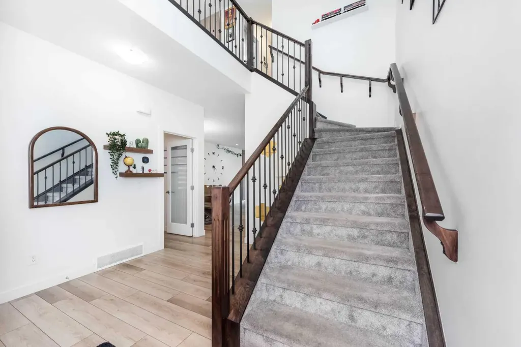 32 Saddlestone Way NE Calgary AB T3J 2C9
