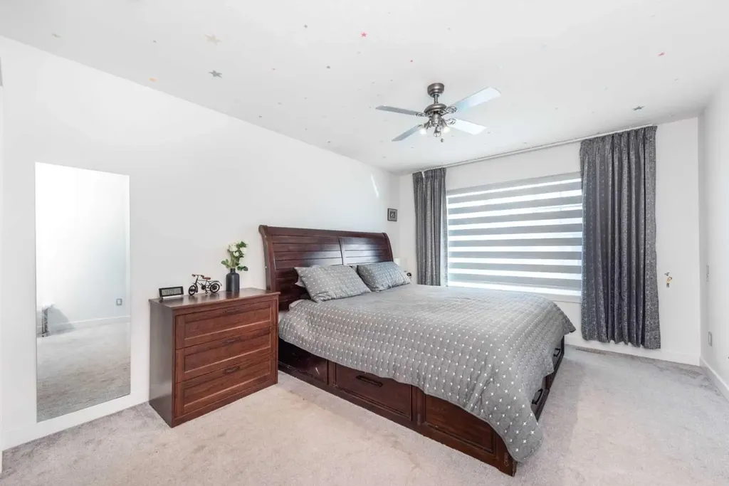 32 Saddlestone Way NE Calgary AB T3J 2C9
