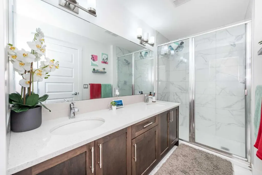 32 Saddlestone Way NE Calgary AB T3J 2C9