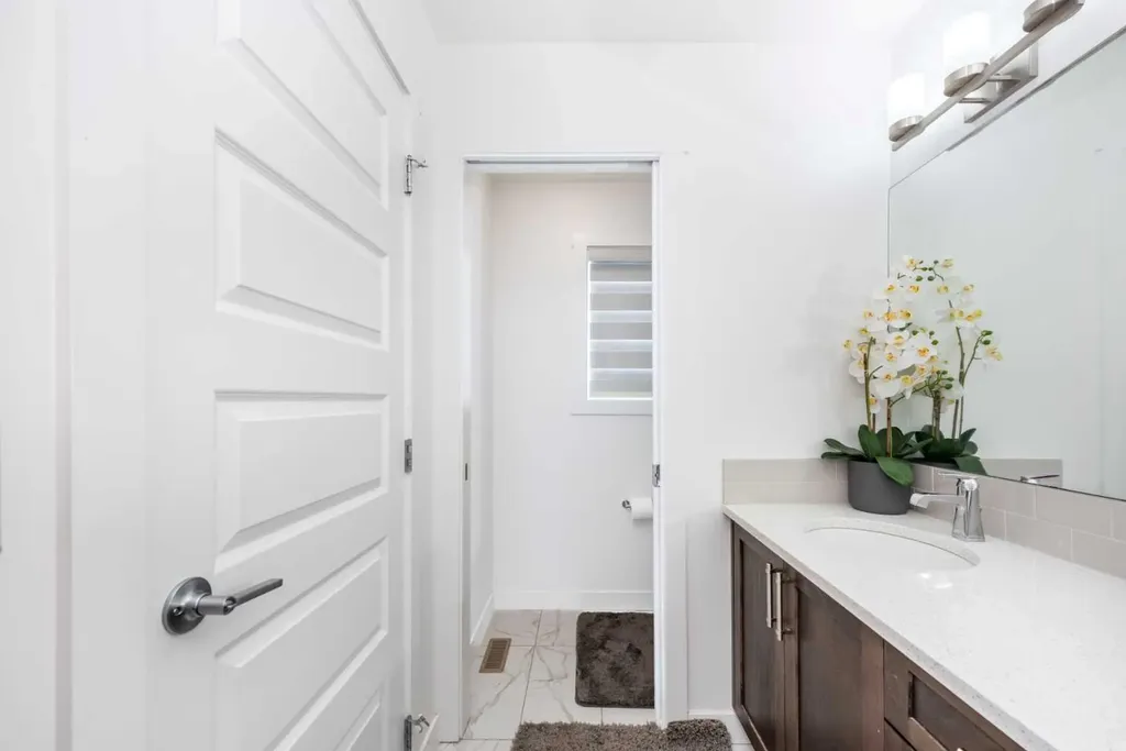 32 Saddlestone Way NE Calgary AB T3J 2C9