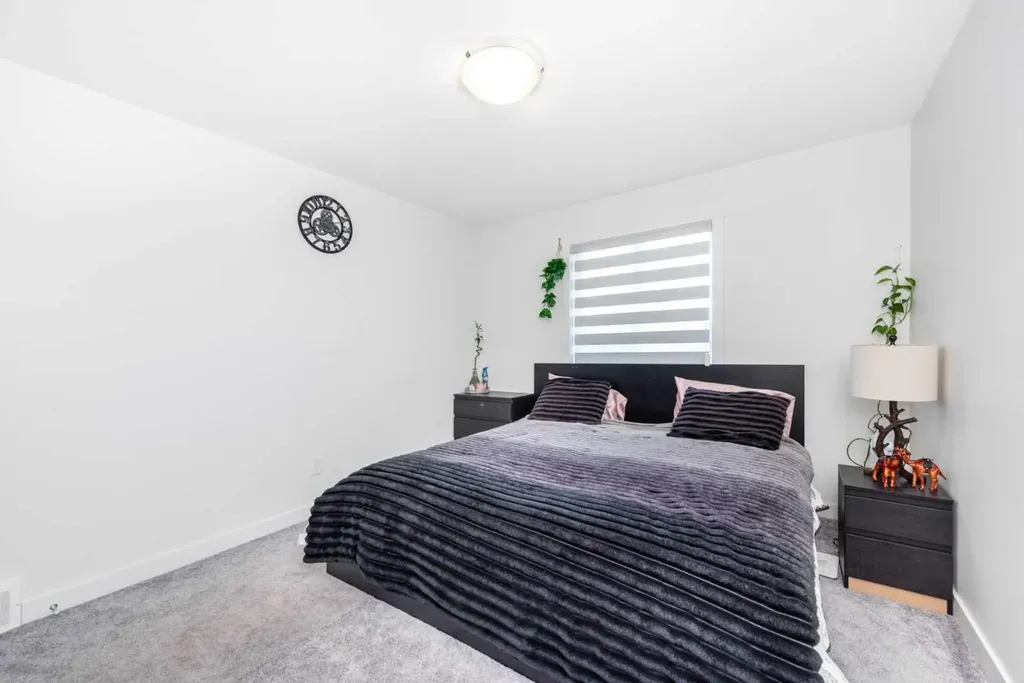 32 Saddlestone Way NE Calgary AB T3J 2C9