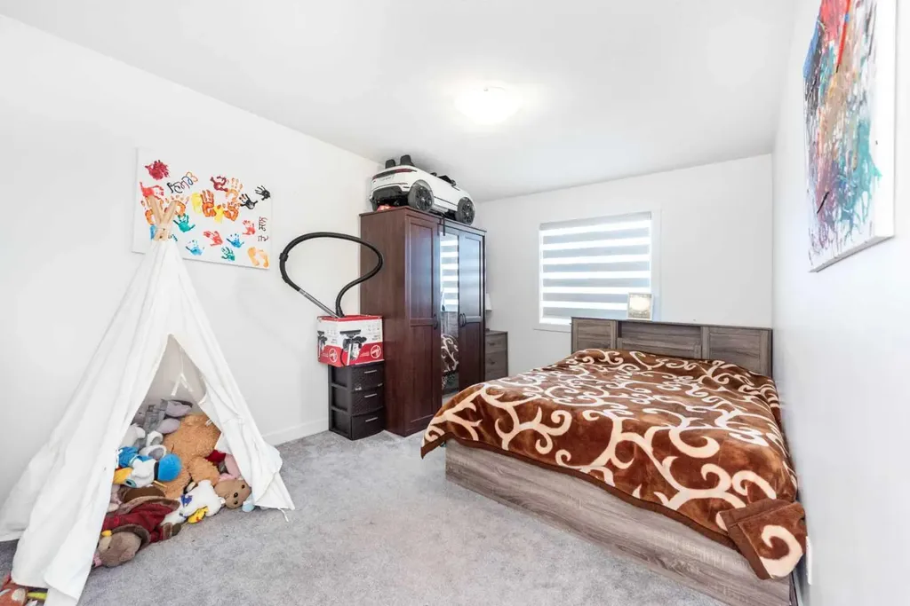 32 Saddlestone Way NE Calgary AB T3J 2C9
